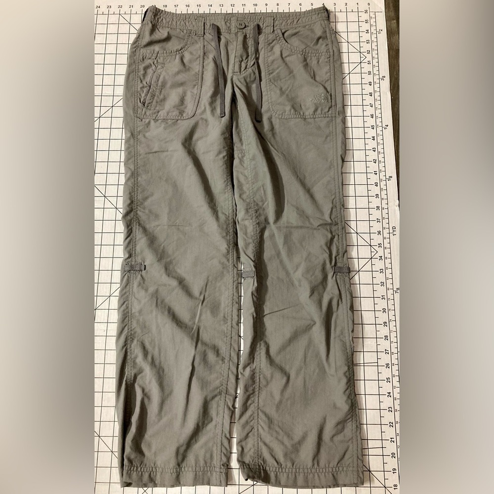 The North Face Women’s Size 6 Grey Outdoor Pants